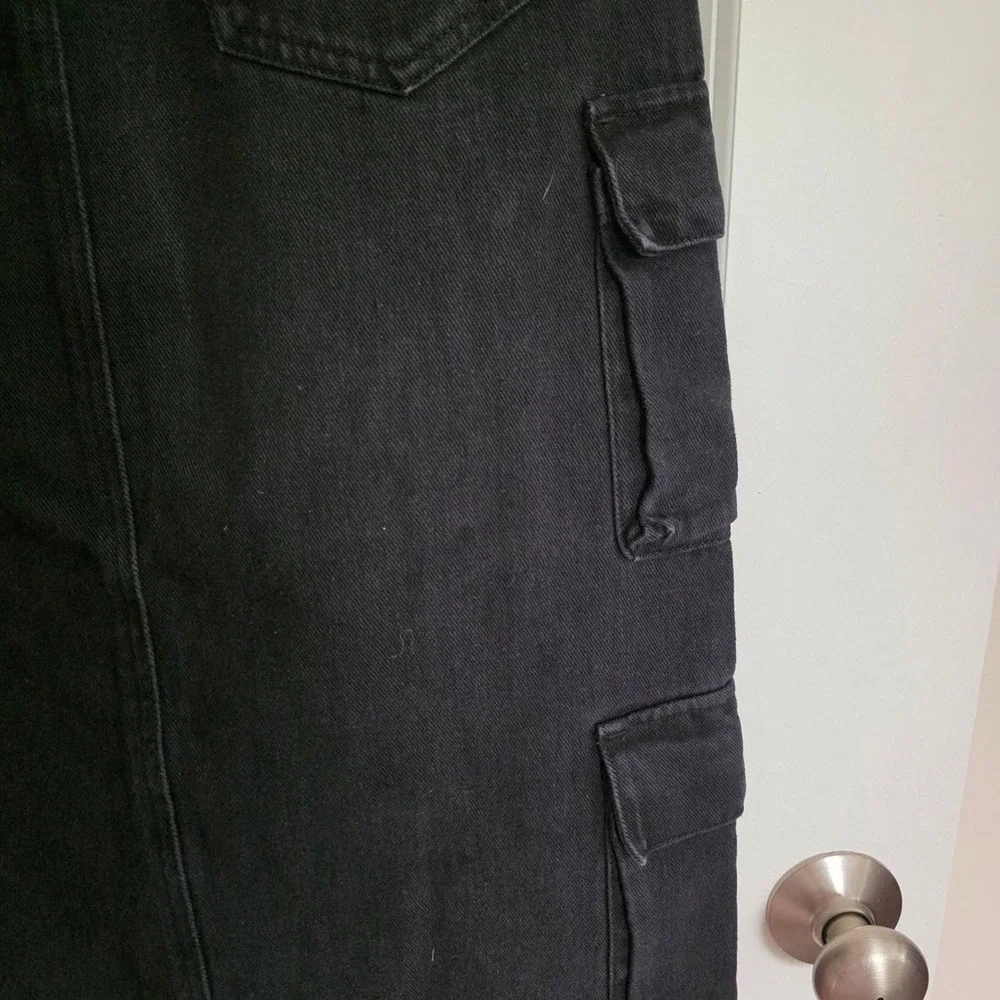 PacSun black cargo skirt with frayed hem Size 25